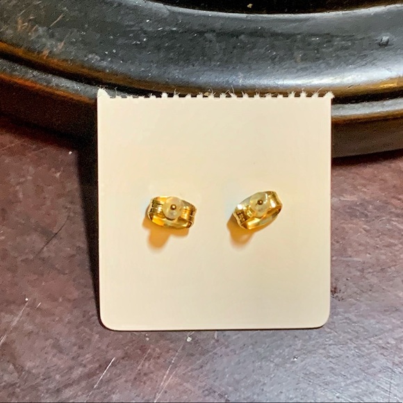 NWT ❤️Gold plated crystal heart studs for birthday month. APRIL - Picture 2 of 2